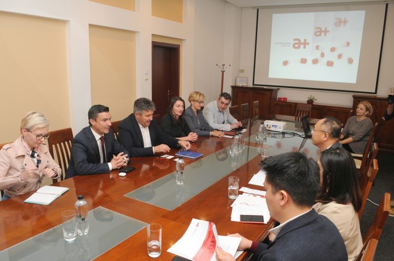 FOTO. O delegație a ambasadei Republicii Coreii de Sud a vizitat Compania Antibiotice Iași