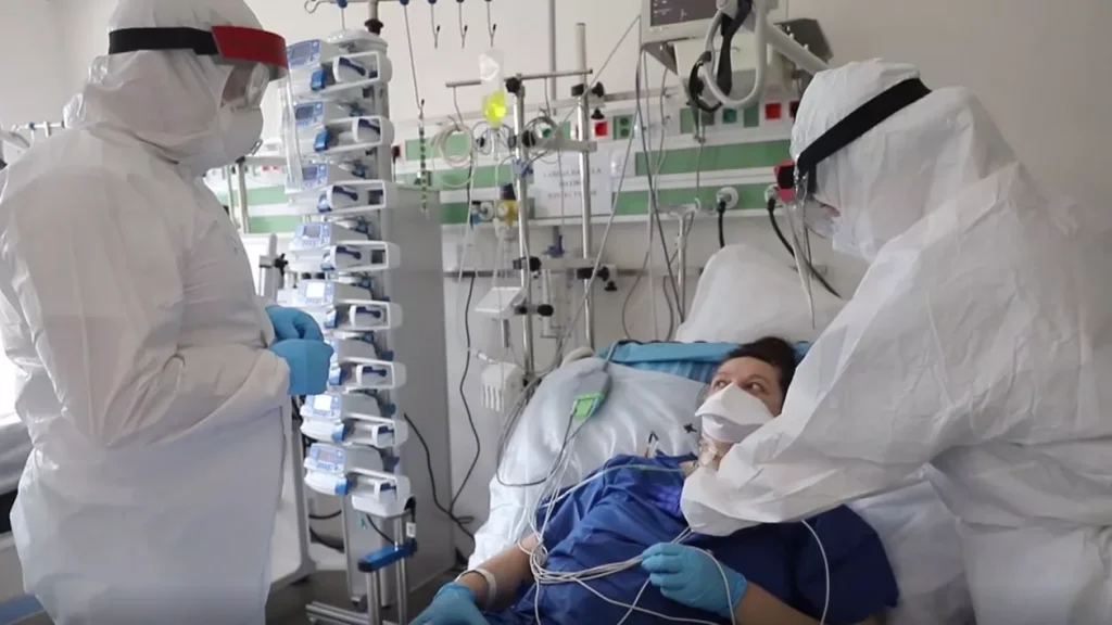 Medicul-şef UPU-SMURD Iaşi: ”Ajung în UPU pacienţi tot mai tineri, cu forme tot mai severe de COVID”