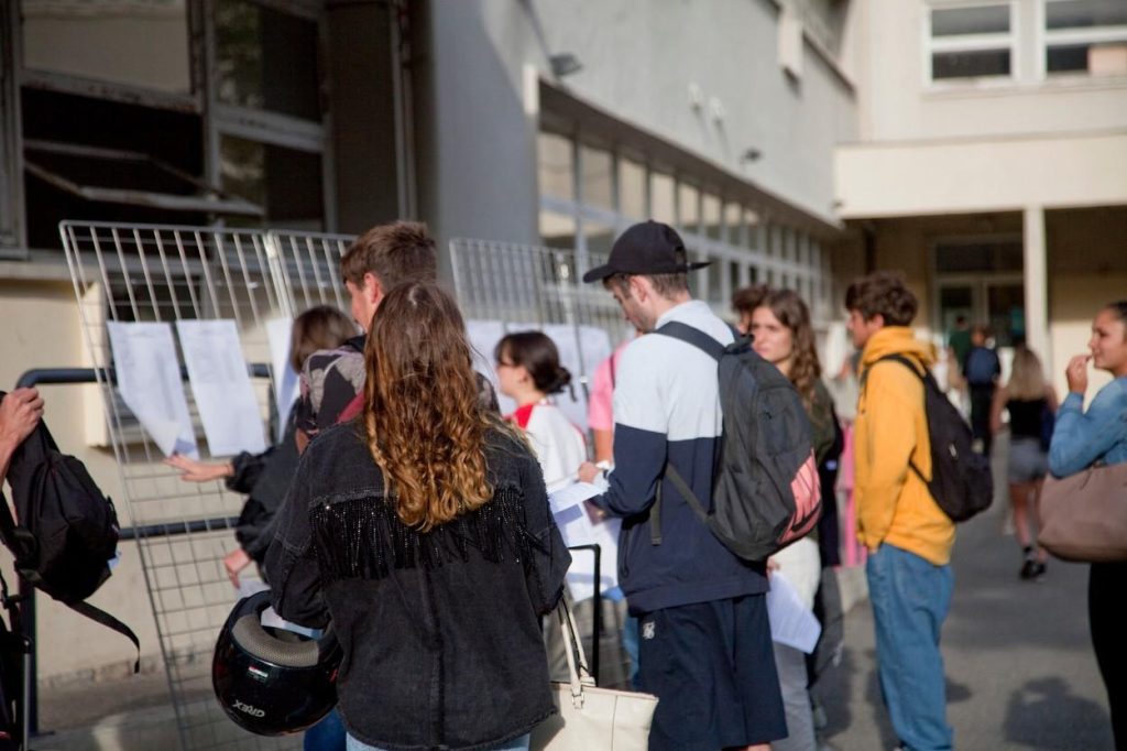 Înscrierile la Bacalaureat şi Evaluarea Naţională se prelungesc până pe 16 iunie!