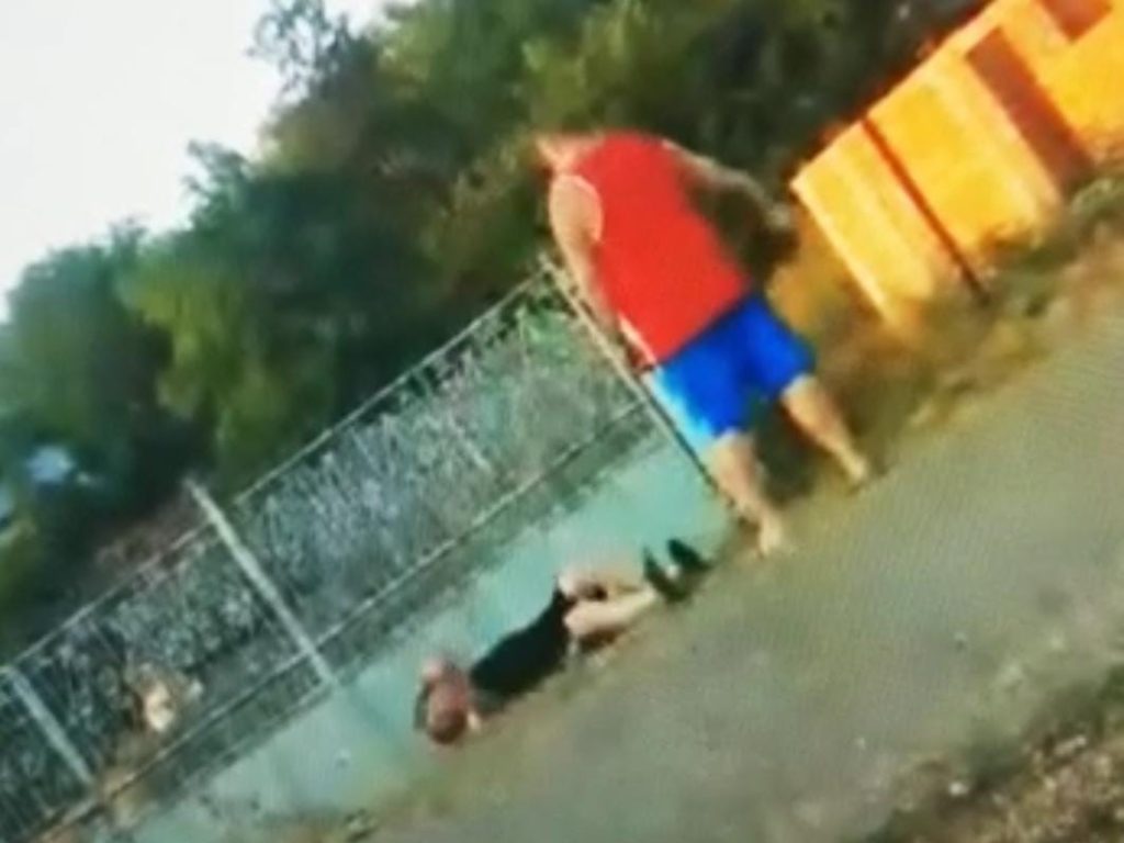 VIDEO. Bărbat lăsat inconștient, după un conflict spontan în Erbiceni. Agresorul s-a ales cu dosar penal