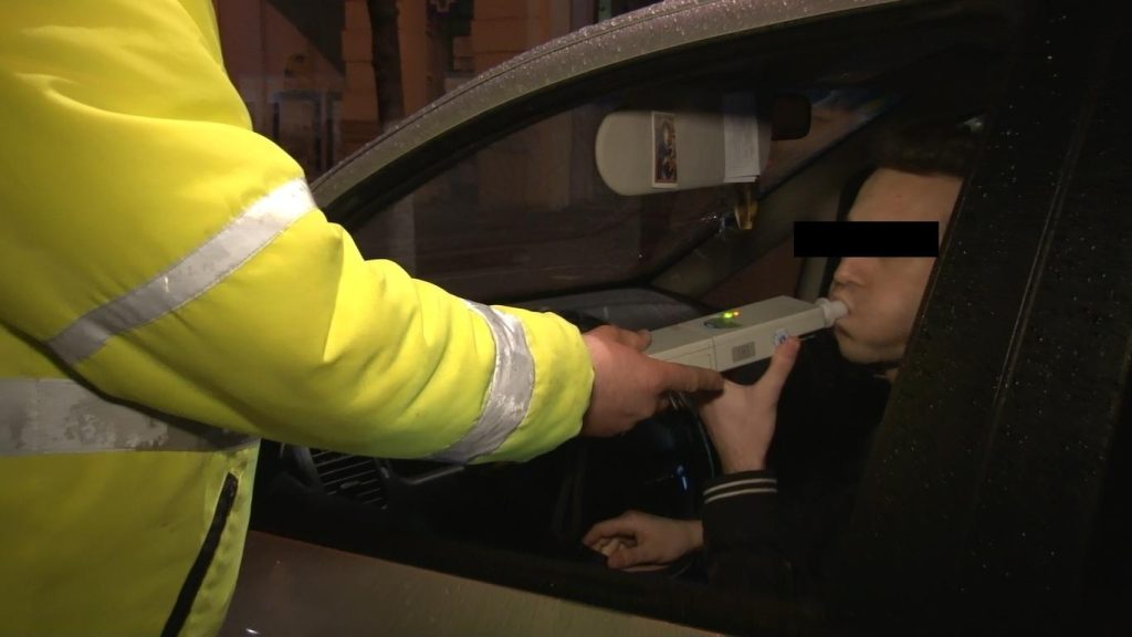 Băiat de 19 ani, prins băut la volan pe străzile din Iaşi