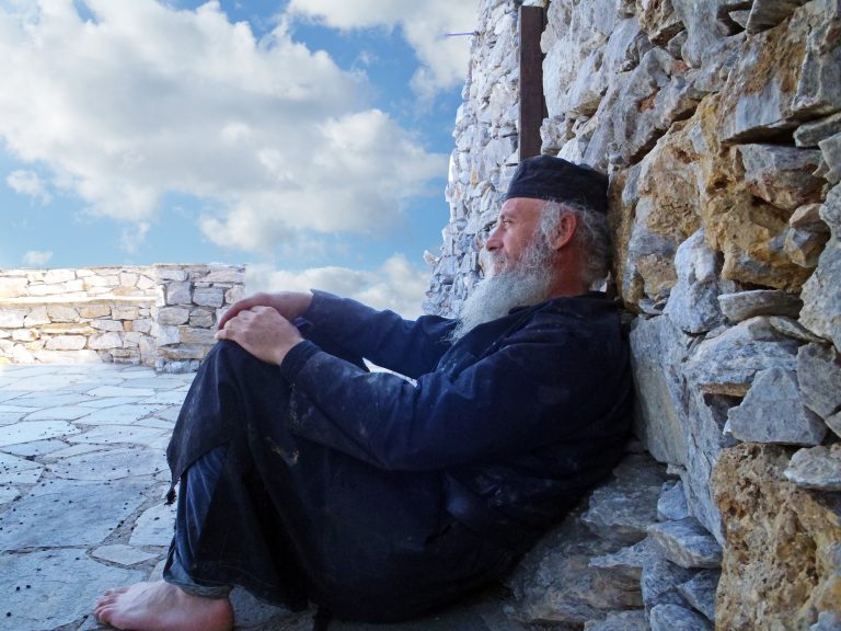 Un călugăr de 91 de ani din Botoșani a murit de frig