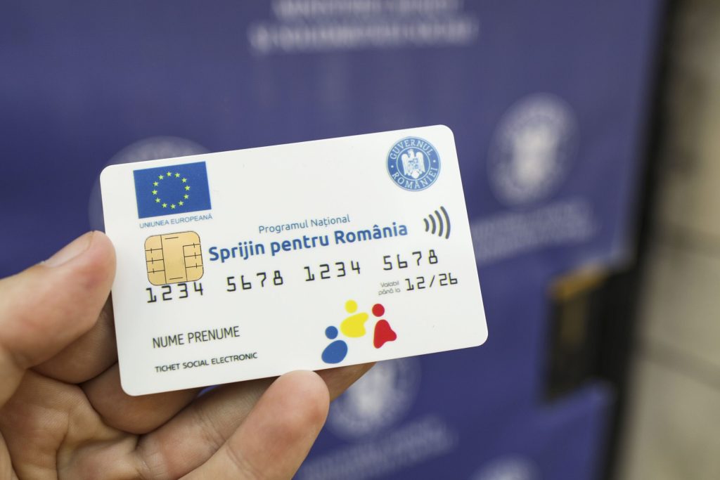 USR: Mai puţin de un sfert din cardurile pe care va fi încărcată suma de 250 de lei au fost distribuite până în prezent