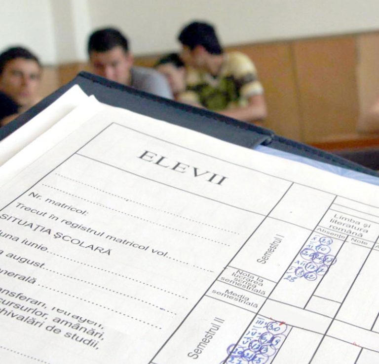 O tânără a obţinut 9,70 la examenul de titularizare, dar a rămas profesor suplinitor