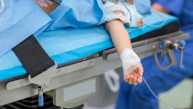 Caz cutremurător în Botoșani! Un copil de șapte ani a fost găsit fără suflare chiar de mama sa