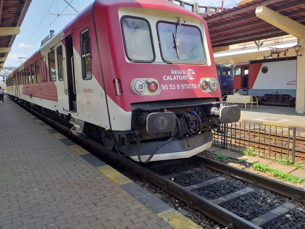 CFR Călători trece duminică noapte la ora de iarnă, ora 4:00 devenind ora 3:00