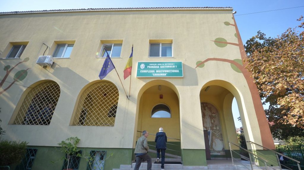 Anchetă la Complexul Caraiman. Mai mulți pacienți au primit sms fals în care erau anunțați că au COVID-19