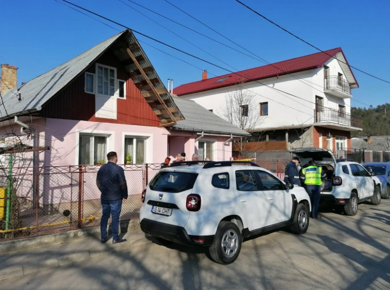 Crimă odioasă în Iaşi, anunţată la Naşul TV. Un bărbat i-a tăiat gâtul mamei sale