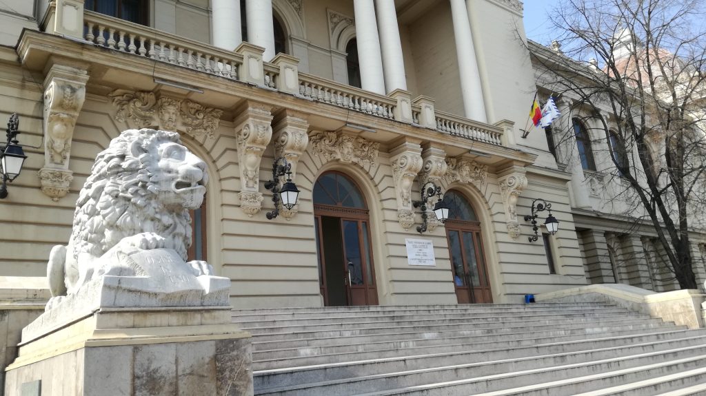 Bărbat din Botoșani, condamnat pentru că şi-a falsificat o diplomă de studii la Cuza