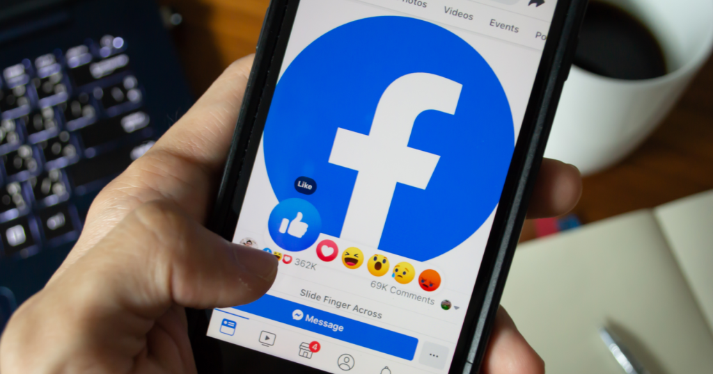 Facebook: bullying-ul şi hărţuirirea pe platformă apare de 14-15 ori la fiecare 10.000 de vizualizări