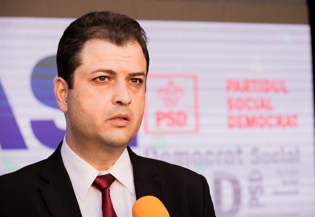 Culmea politicii. Să stai în capul mesei, iar consilierii județeni să voteze constituirea instituției ca parte civilă pentru prejudiciul adus în exercitarea funcției chiar de către președinte!
