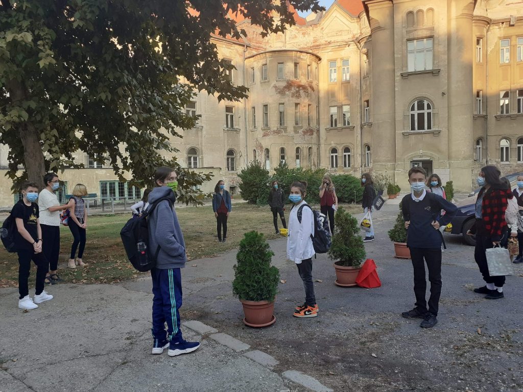 Alertă de bombă la un Liceu Catolic din Timișoara! Peste 500 de elevi au fost evacuați