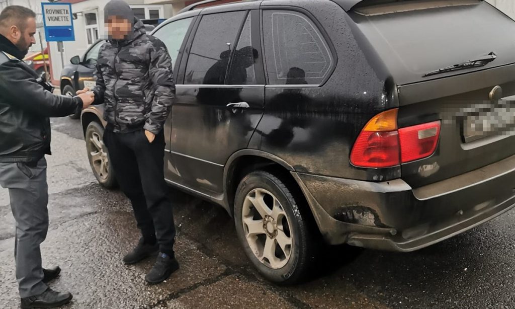 Un bărbat din Republica Moldova a cumpărat un cu 250 de euro un document de identitate fals. Acesta a fost depistat de Poliția de Frontieră