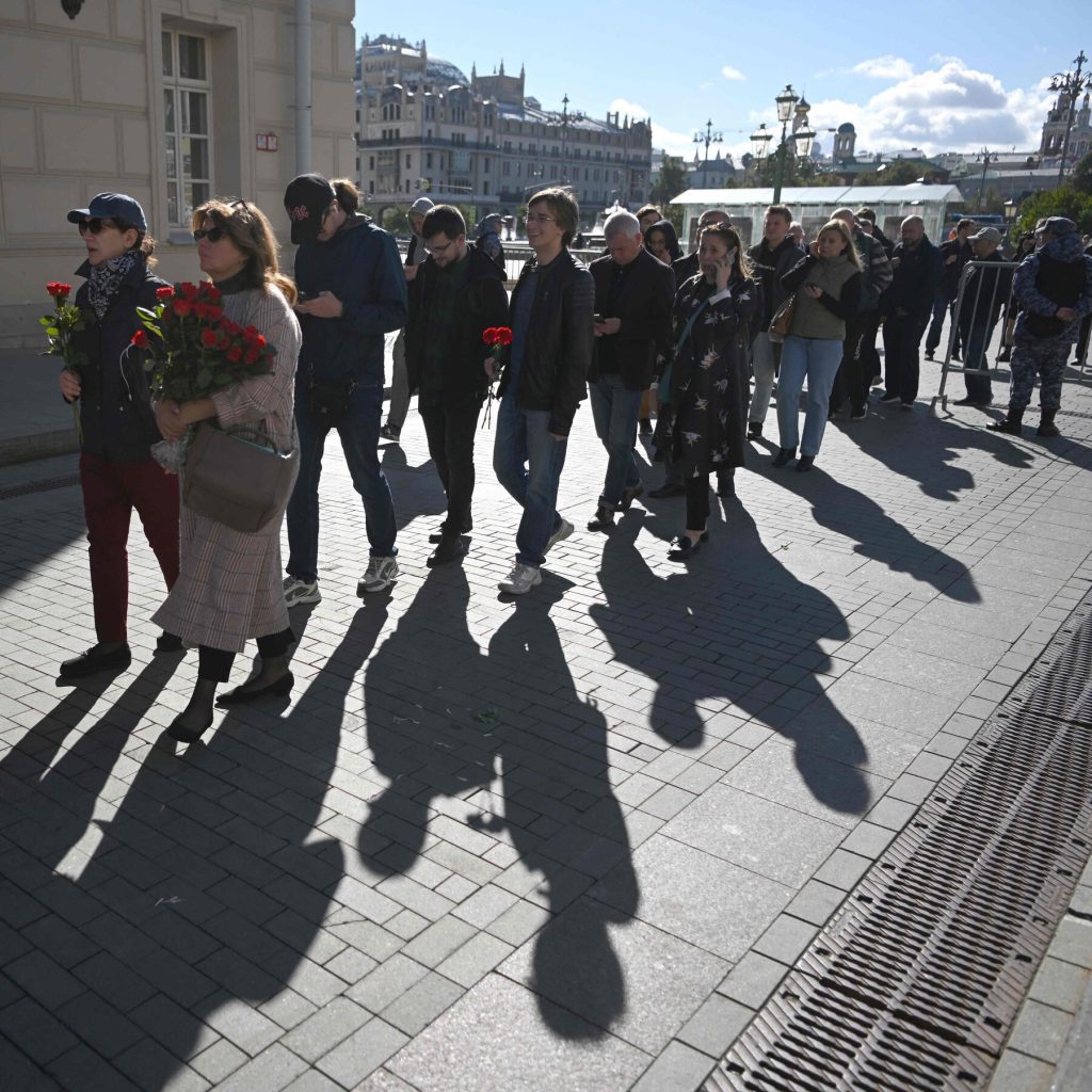 VIDEO Cozi uriașe la sicriul lui Gorbaciov. Singurul politician european de rang înalt prezent la funeralii este premierul Ungariei