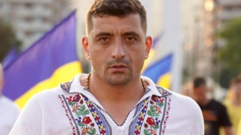 Liderul AUR, huiduit la o ceremonie de deschidere a anului școlar. George Simion neagă incidentul