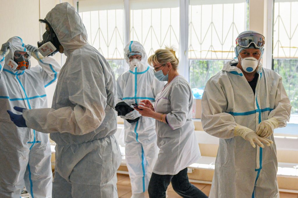 Medicii de ATI, munciți peste măsură: „Sunt epuizaţi, sunt la limita posibilităţii de a face faţă în continuare“