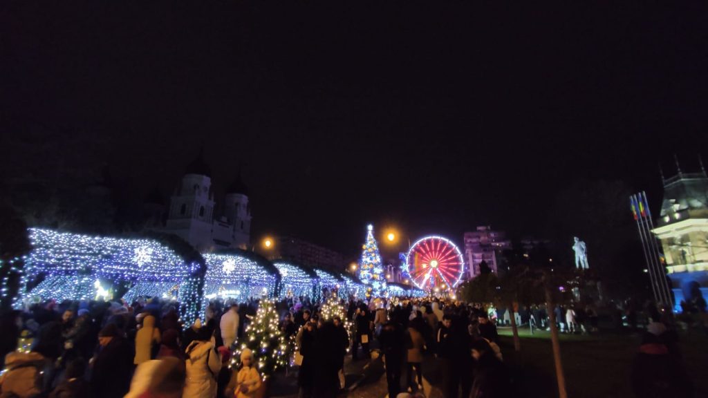 VIDEO. Din nou feerie în centrul Iaşului. S-au aprins beculeţele de Sărbători