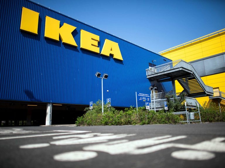 Cei care au cumpărat produse de la IKEA, trebuie să le aducă înapoi
