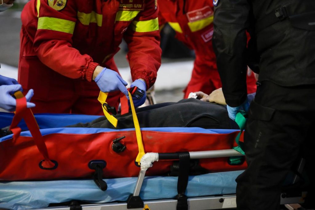 Un student de 21 de ani s-a spânzurat în camera de cămin după ce i-a plecat colegul acasă