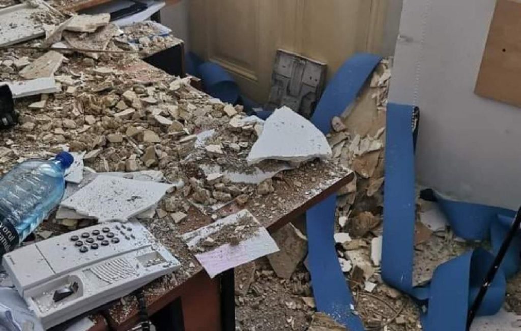 Secţia 3 de Poliţie din Bucureşti a rămas fără tavan