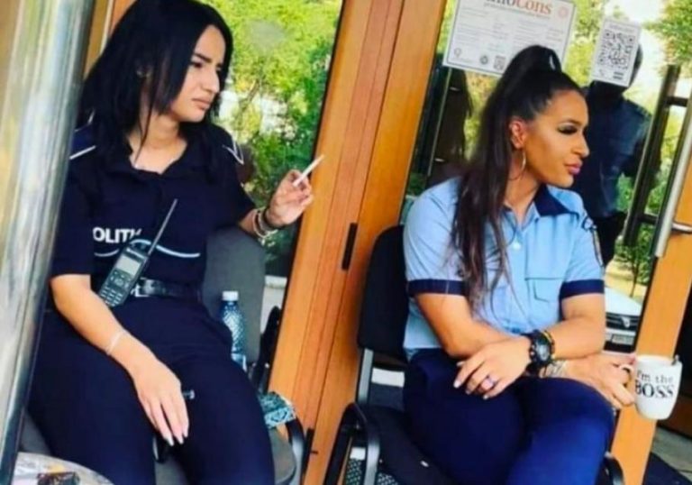 Anchetă: Imagine cu două poliţiste la cafea şi ţigară a devenit virală! „Care este Siguranță și care este Încredere?”