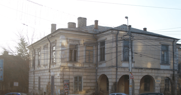 Primăria Iași a dat undă verde! Un palat din centrul Iașului transformat în restaurant