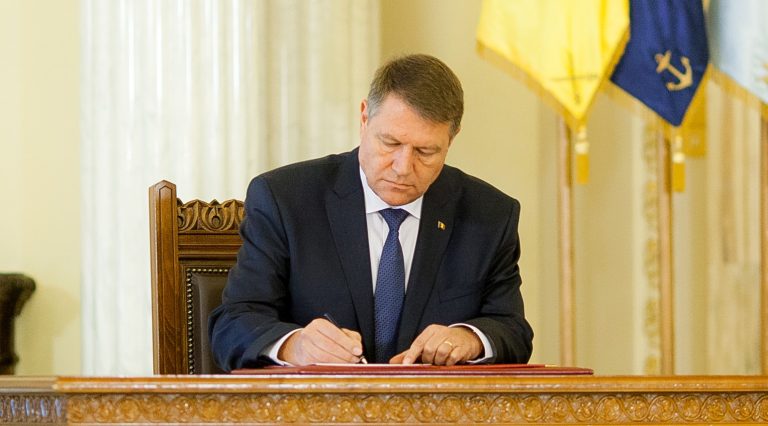 Surse: Cei 31 de noi ambasadori propuși de Klaus Iohannis. Trimisul României în Rusia, specialist în controlul armamentelor