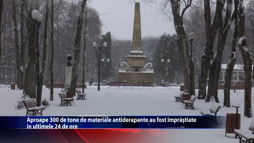 Aproape 300 de tone de materiale antiderapante au fost imprastiate in oras in ultimele 24 de ore