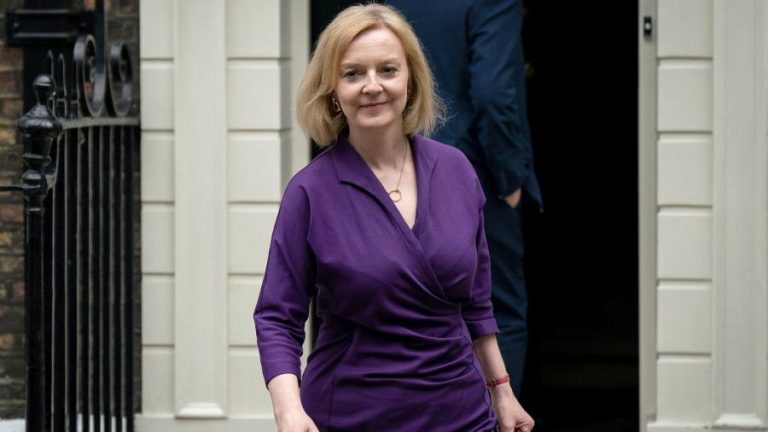 Liz Truss devine azi prim-ministra Marii Britanii. Ce măsuri pregătește noul guvern, în plină criză energetică