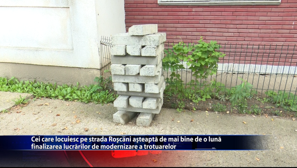 Cei care locuiesc pe strada Roșcani așteaptă de mai bine de o lună finalizarea lucrărilor de modernizare