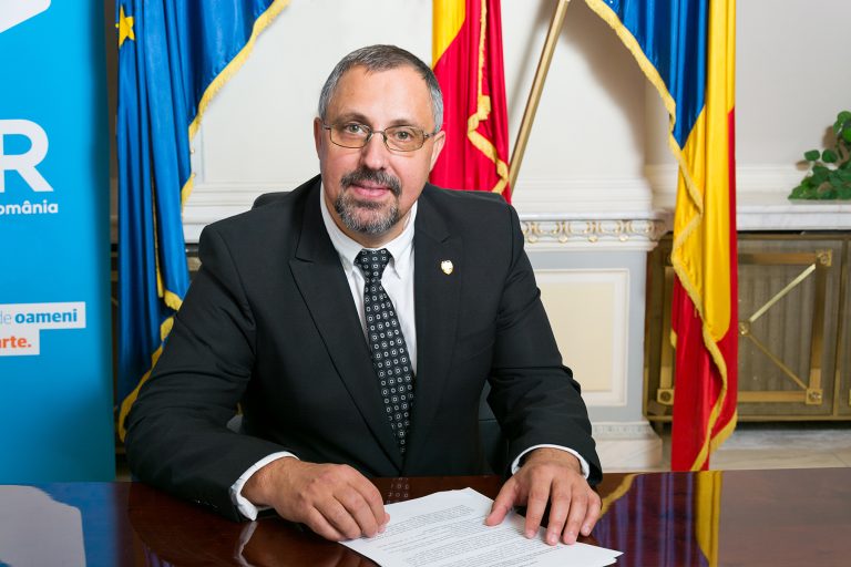 Dan Lungu: „În satele ieșene nu există niciun cabinet stomatologic școlar”