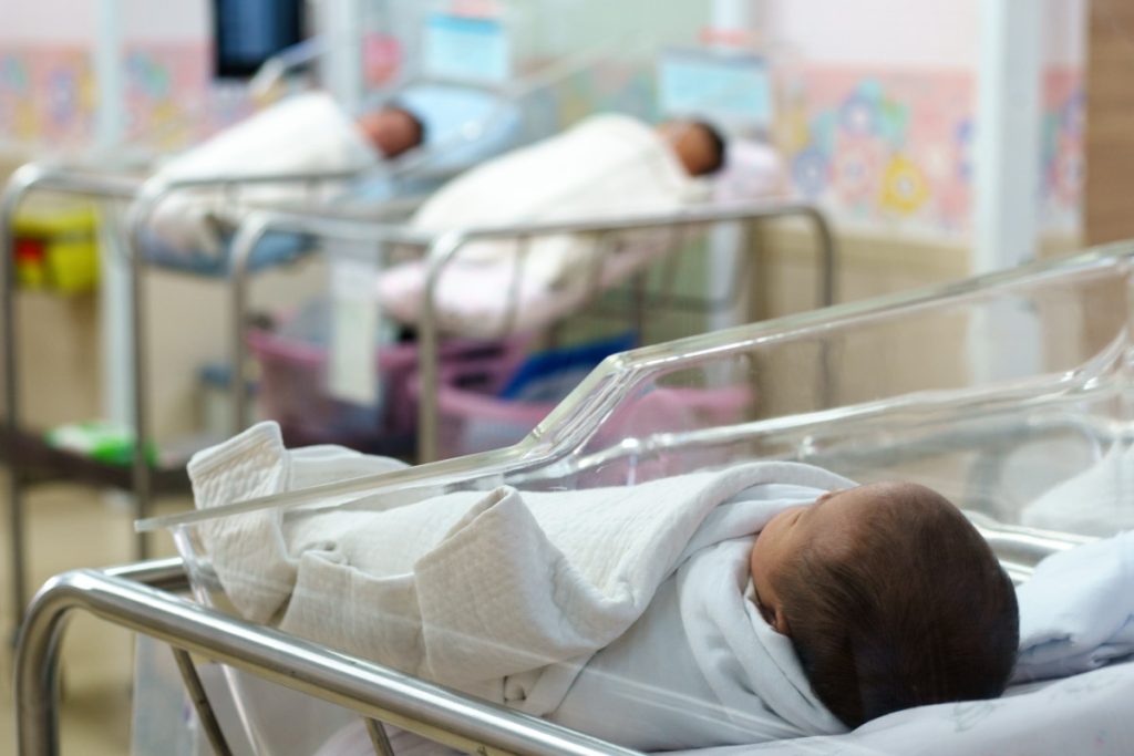 Timișoara. 10 nou-născuți, infectați în maternitate cu coronavirus