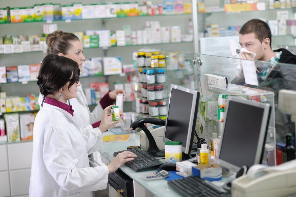 Câteva sute de mii de pacienți ar putea fi afectați. 71 de medicamente ar putea dispărea din farmacii!