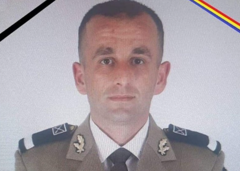 Un militar român a murit în timp ce juca fotbal cu prietenii