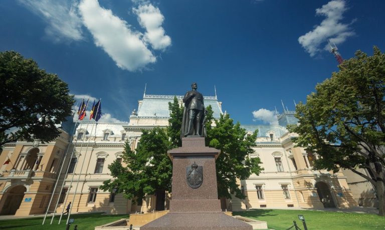 Primăria Iași intenționează să cheltuie 500 de mii de lei pentru iluminatul arhitectural al sediului