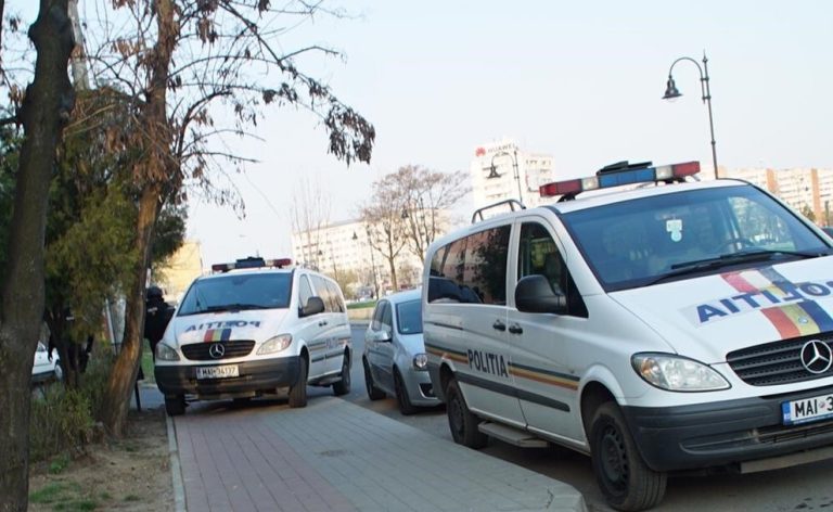 Patru percheziţii efectuate într-un dosar privind nerespectarea regimului armelor şi muniţiilor