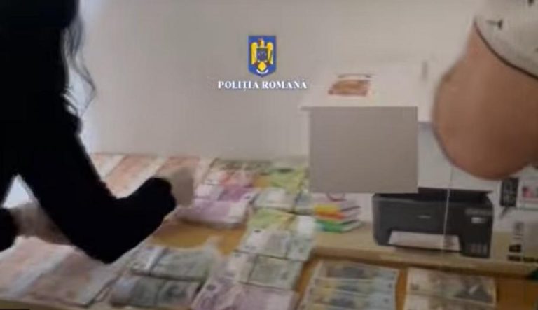 VIDEO. Percheziții de amploare la o grupare specializată în falsificare de bani. Trei persoane arestate, un minor sub control judiciar