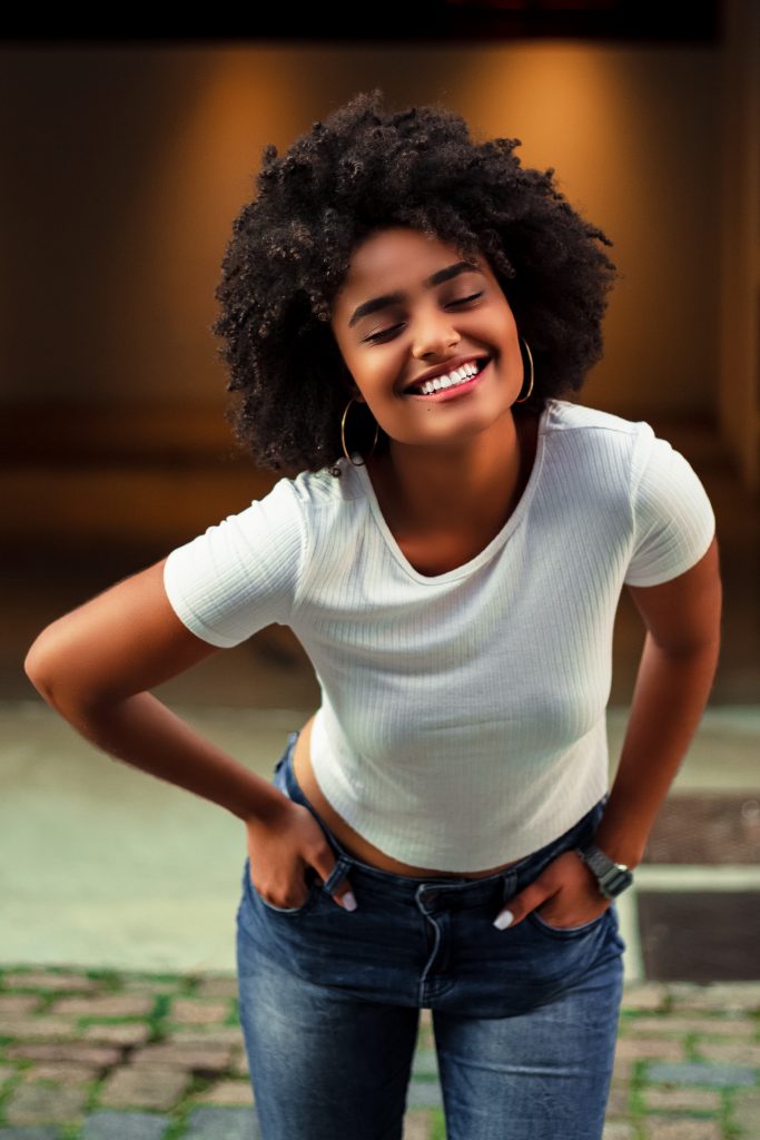 How to begin a Internet dating Conversation Using a Latina Gal Online