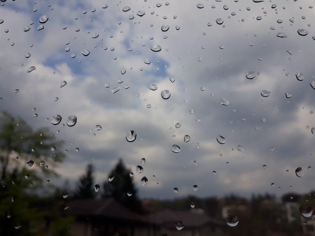 Meteo: Unde lovesc furtunile violente! Prognoza ANM. S-a anunțat cum va fi vremea