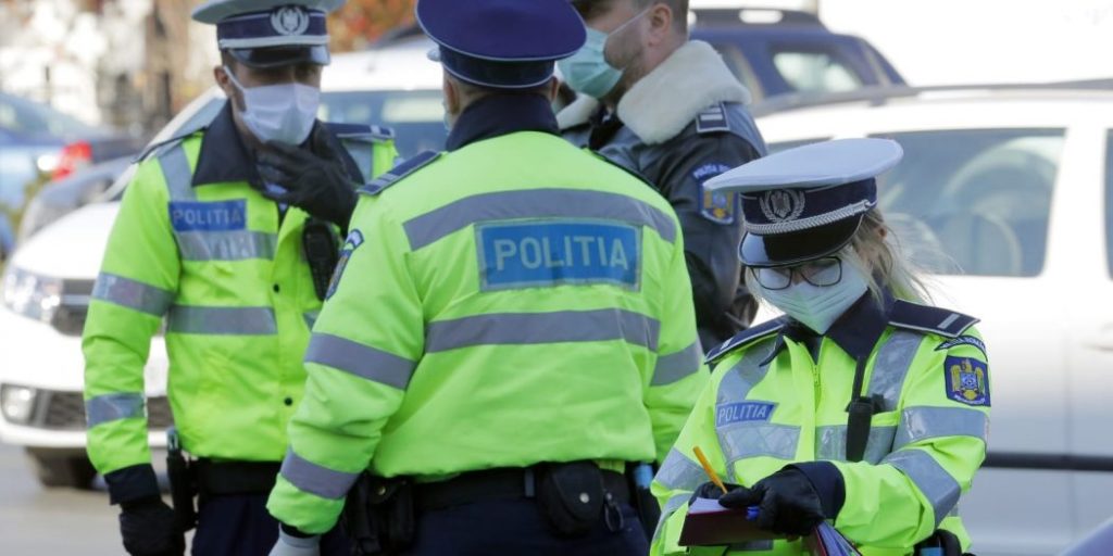 Polițiștii au amendat zeci de ieșeni din cauza măştii de protecţie
