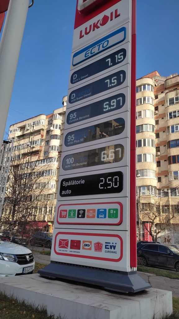 IAȘI: Preţul benzinei a coborât la sub şase lei per litru