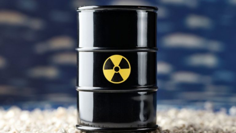 Instalaţii cu uraniu sărăcit au fost găsite sub ruinele unei foste fabrici din Bucureşti. Poliţiştii au izolat zona