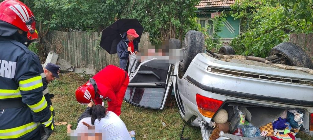 FOTO. Accident cu patru victime în localitatea Boureni. Au fost implicate două autoturisme