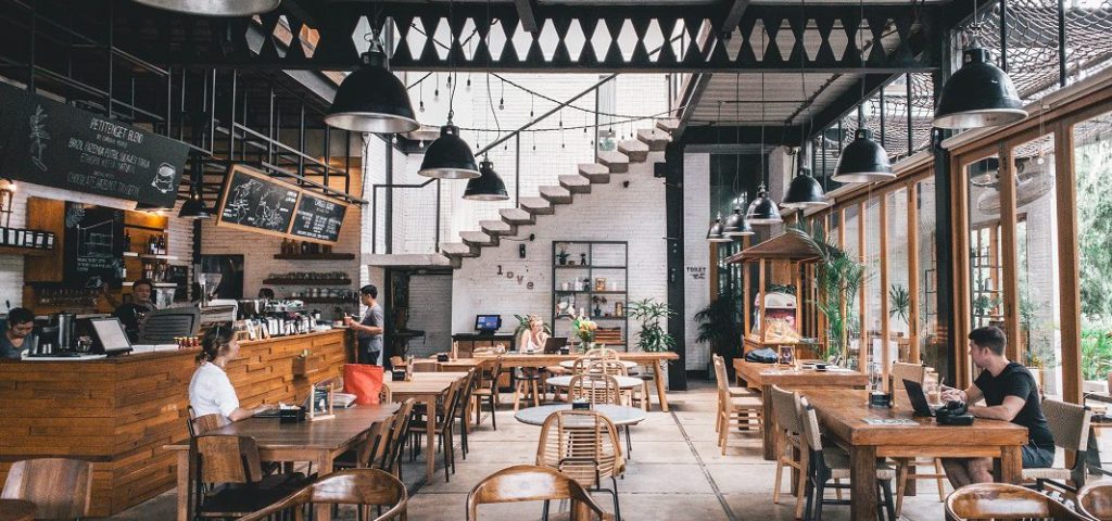 Noi reguli pentru restaurante, teatre și cinematografe. Se redeschid, însă la capacitate redusă