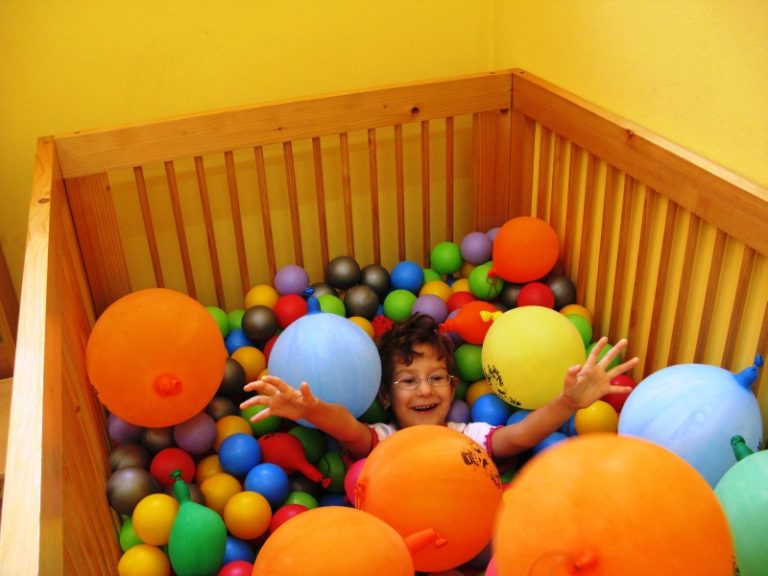 Proiect cultural pentru copiii şi tinerii ieşeni cu deficienţe de comunicare