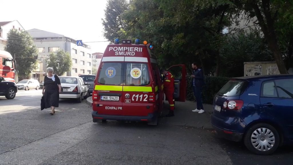 Incendiu la un apartament din cauza unui scurtcircuit la mașina de spălat