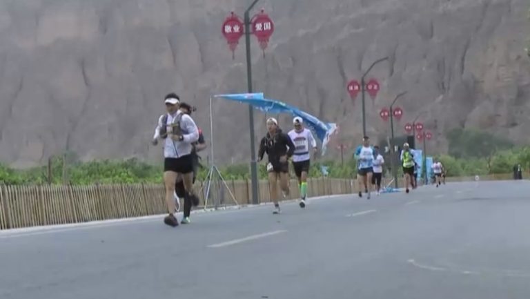 21 de sportivi care alergau la un ultramaraton într-o zonă muntoasă au murit înghețați