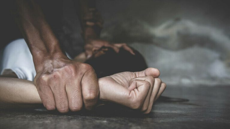 Ce a pățit un sucevean după ce și-a bătut fosta soție și a încercat să o violeze