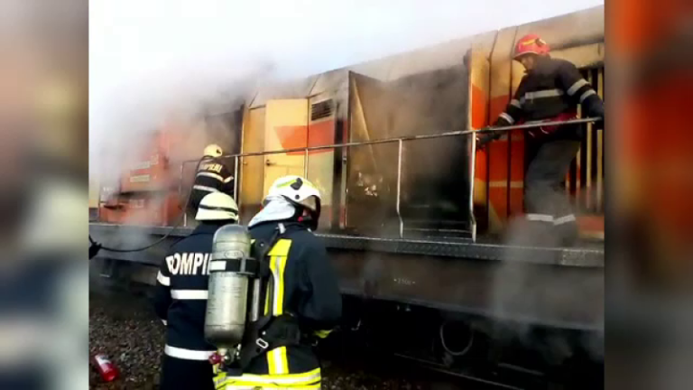 Încă un incendiu la locomotiva unui tren: ”CFR Călători cere scuze pasagerilor”