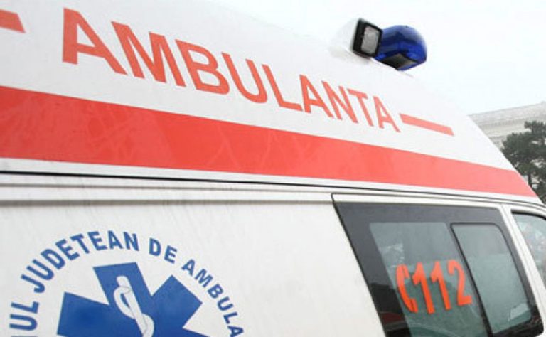 Transportat de urgență la Iași, după un accident vascular din cauza expunerii la soare